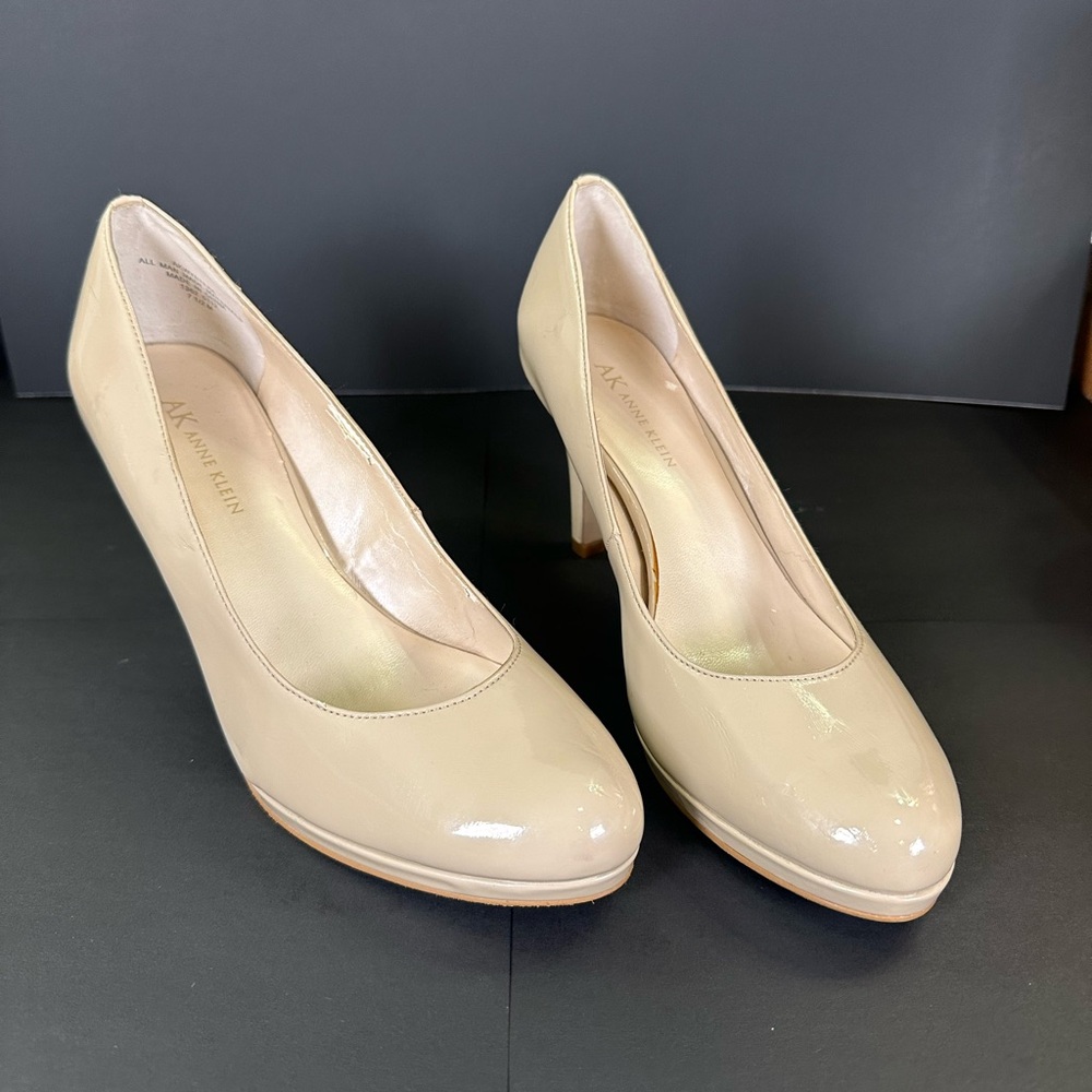 Anne Klein Women's Tan Heels